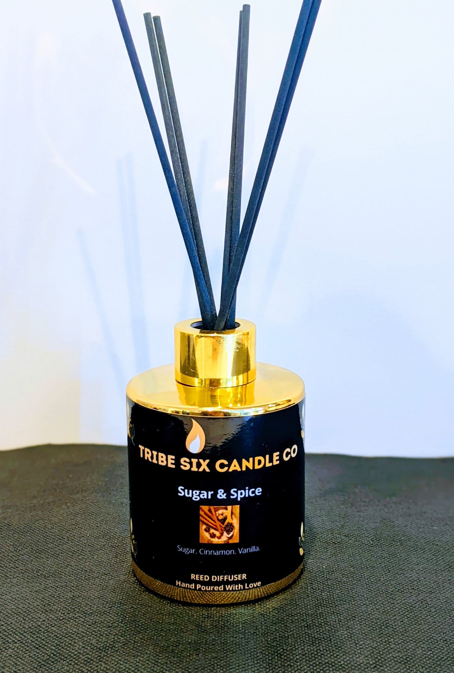 Reed Diffuser – Flameless Home Fragrance in Seasonal Scents