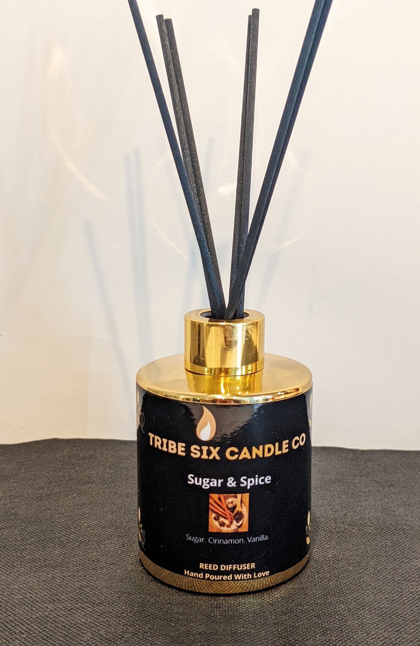 Reed Diffuser – Flameless Home Fragrance in Seasonal Scents